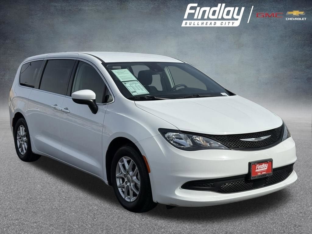 2023 Chrysler Voyager LX